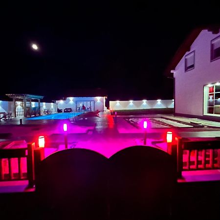 באניה לוקה Romantic Lodge מראה חיצוני תמונה