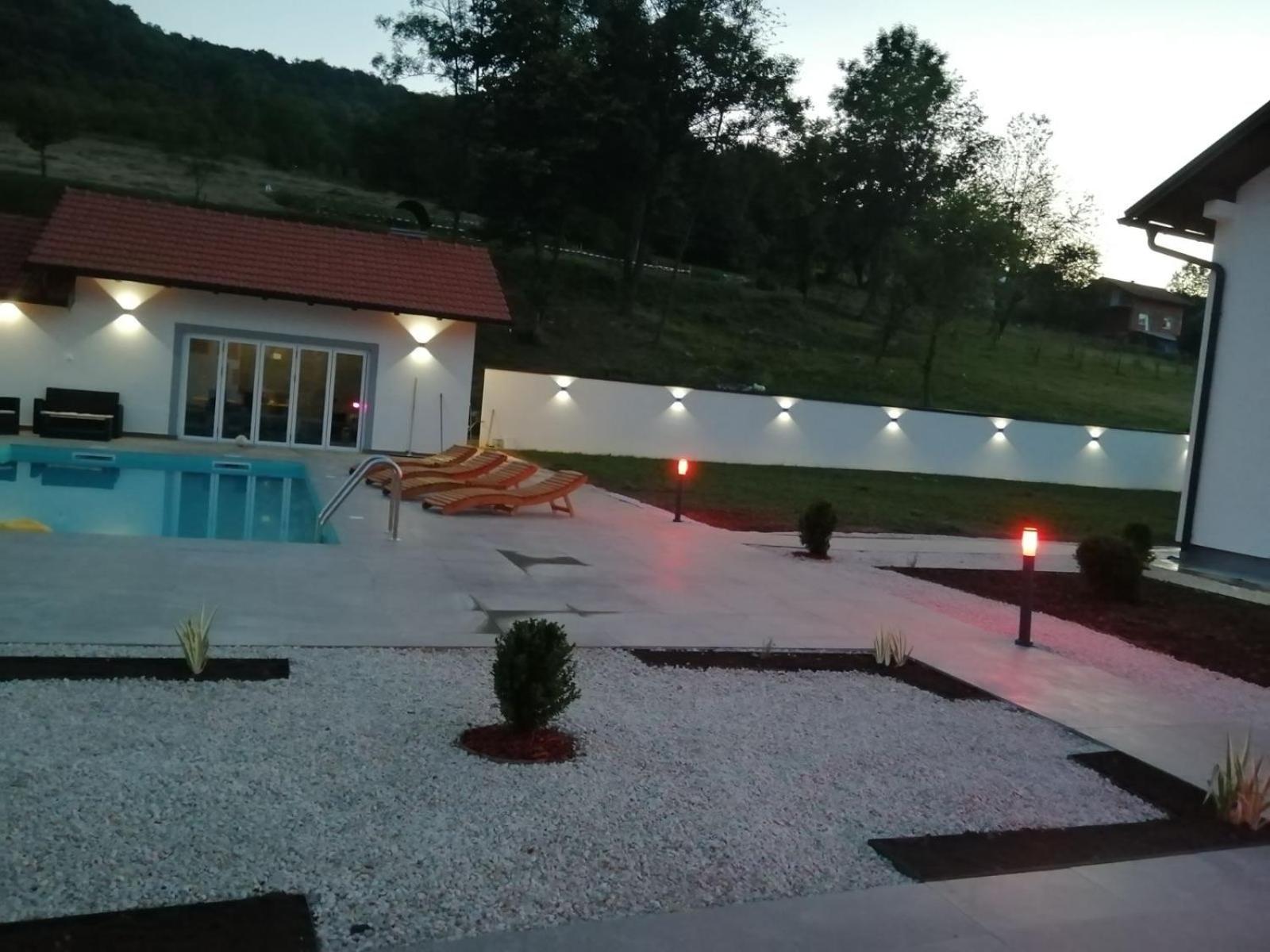 באניה לוקה Romantic Lodge מראה חיצוני תמונה
