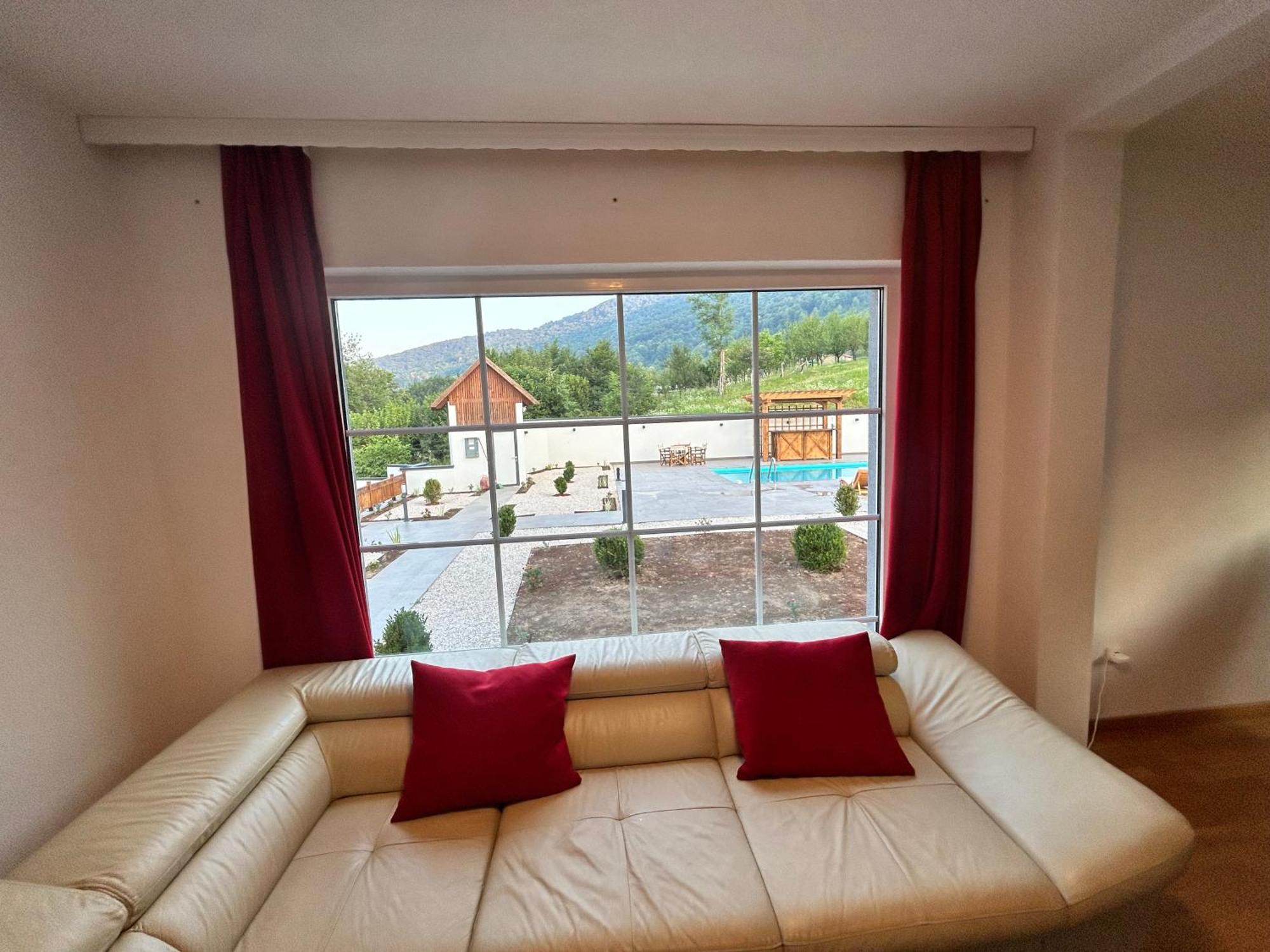 באניה לוקה Romantic Lodge מראה חיצוני תמונה