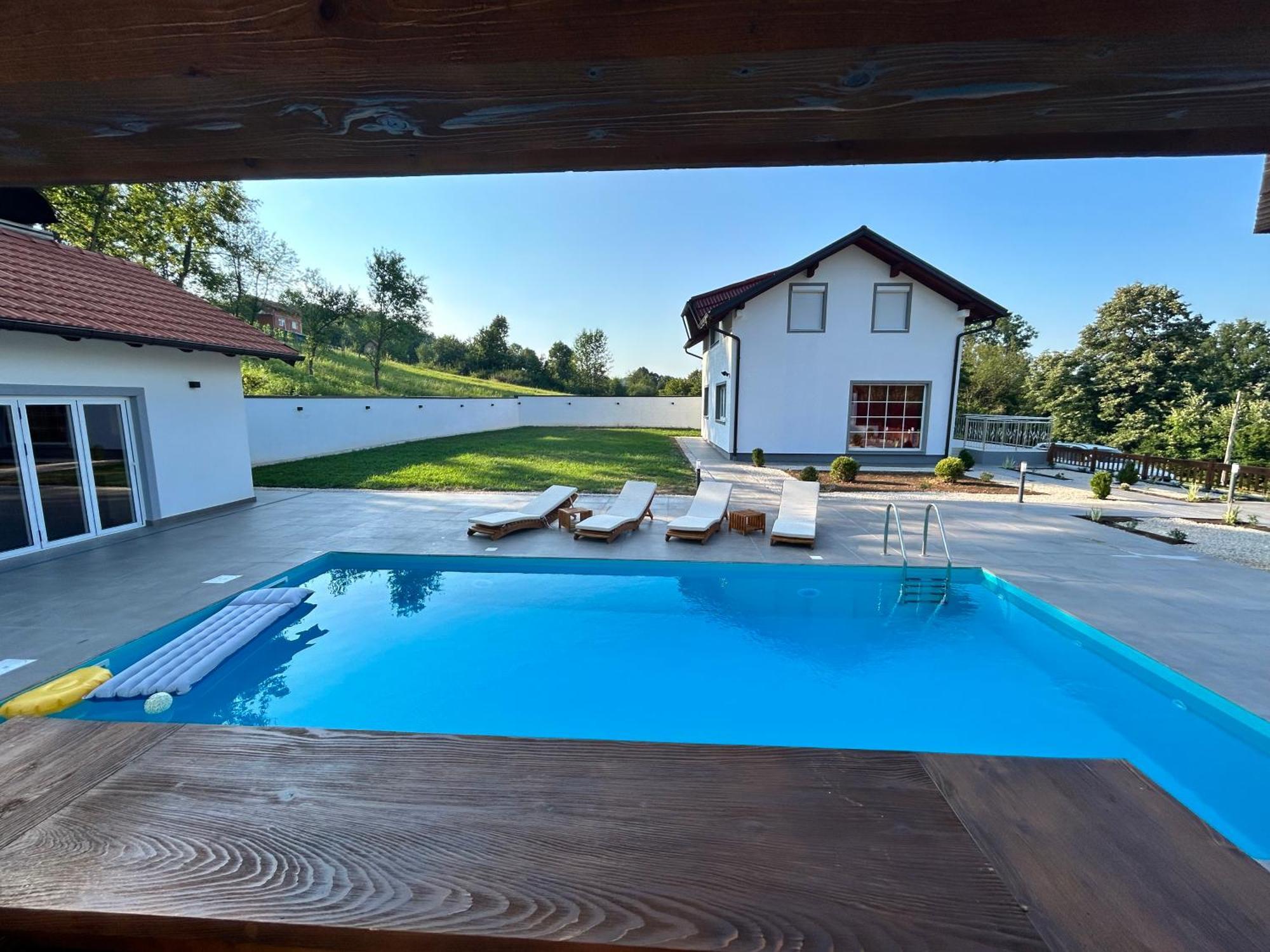 באניה לוקה Romantic Lodge מראה חיצוני תמונה